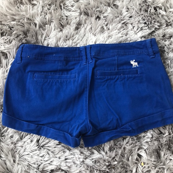 Shorts - Picture 3 of 4